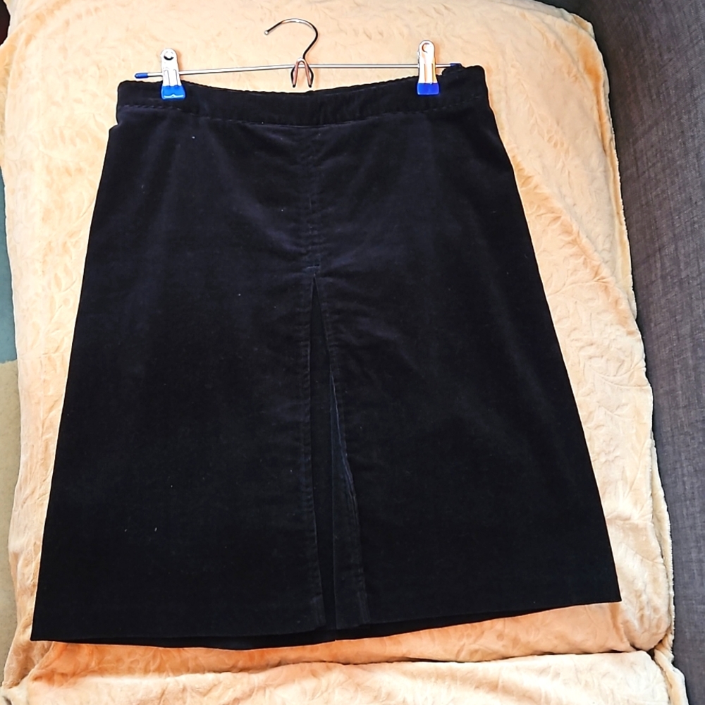 Corduroy black skirt